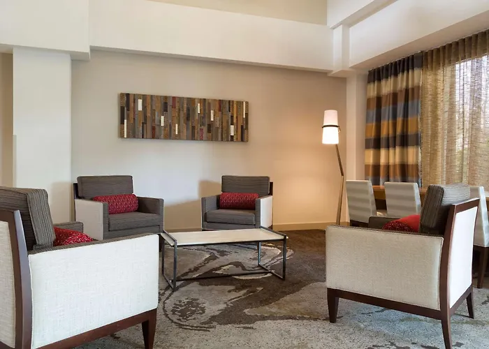 Romantic hotel: Doubletree Suites By Hilton Nashville Airport