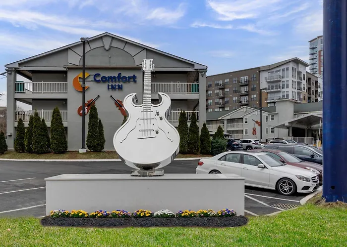 Hotel with Tennis: Comfort Inn Downtown Nashville - Music City Center