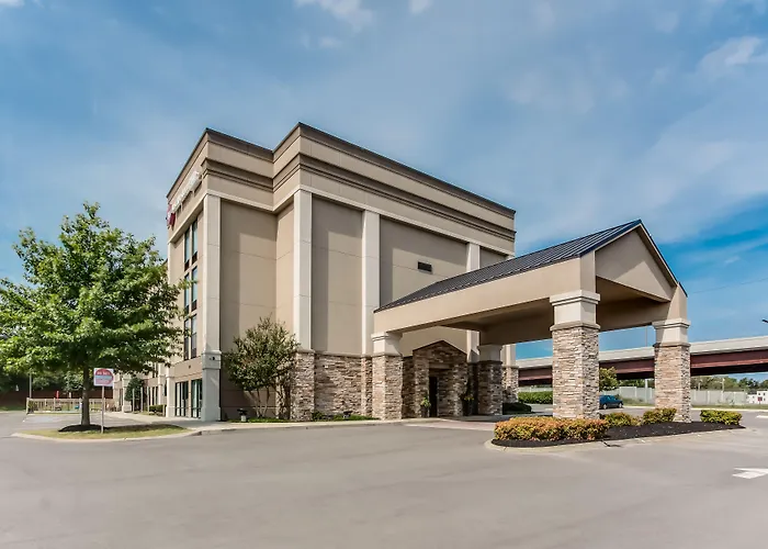 Spa Hotel: Best Western Plus Belle Meade Inn & Suites