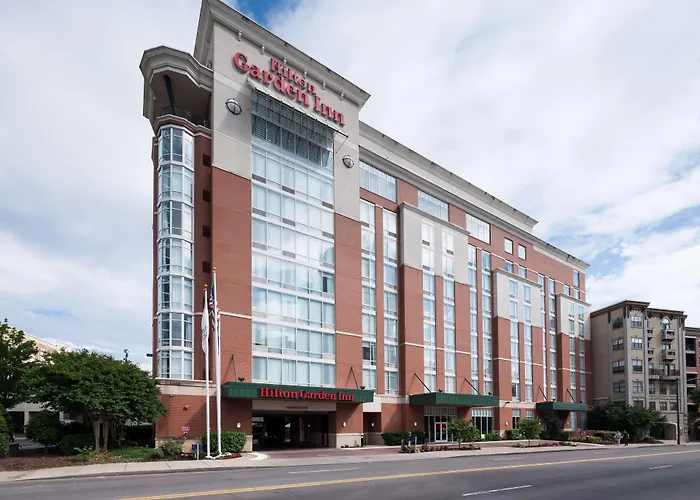 Hotel with Tennis: Hilton Garden Inn Nashville Vanderbilt